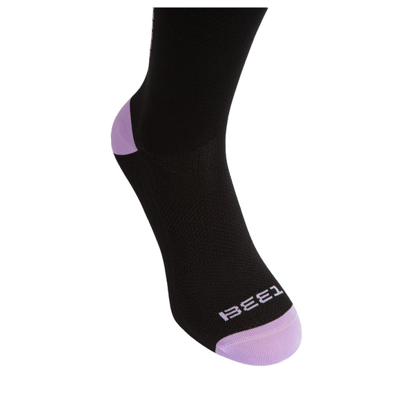 Calza ciclismo Bee1 leggera colore nero e lilla pastello con lavorazioni su piede e gamba